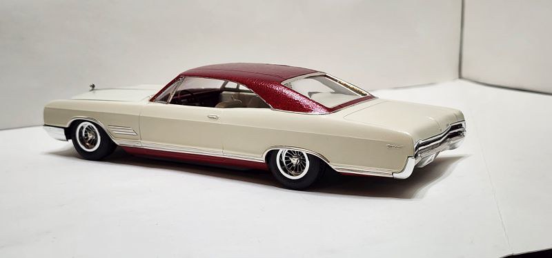 1966 Buick Wildcat 52992315790_9d4c9a7219_c