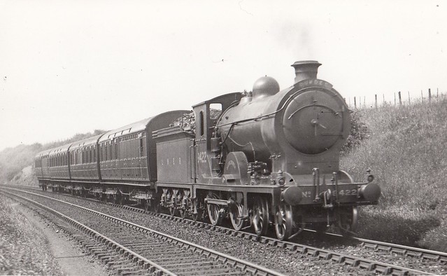 LNER Class D30 9422 KENILWORTH on a Dundee train
