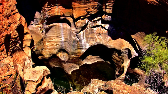 SÜDAFRIKA (South-Africa), Blyde-Canyon - am Trauer-Freudenfluss, Bourke ,s Luck Potholes, wilde Fels Formen und Farben , wild rock shapes and colors  , 22185