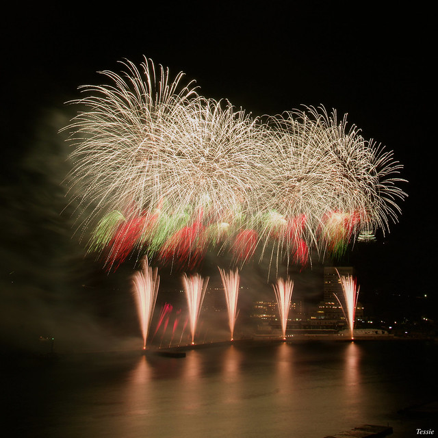 熱海海上花火大会　Atami Fireworks Festival