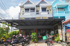 Nakarin Cafe & Restaurant คาเฟ่สไตล์ลอฟท์ Phuket