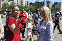 Stella Bergsma en Lilian Marijnissen - Protest tegen femicide op de Dam Amsterdam