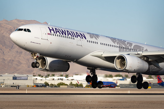 Hawaiian Airbus A330-200 N393HA