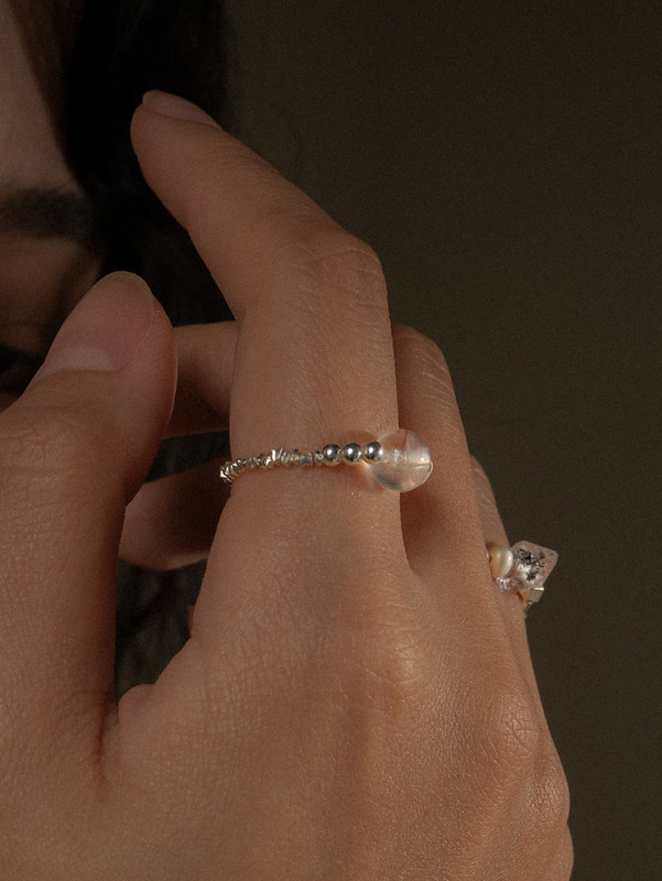 純銀 戒指 銀色 - ARROGANT - 偏愛 * 灰色 珍珠 礦石 925 純銀 彈性戒指