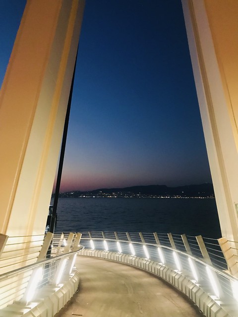 İzmirde bir köprü