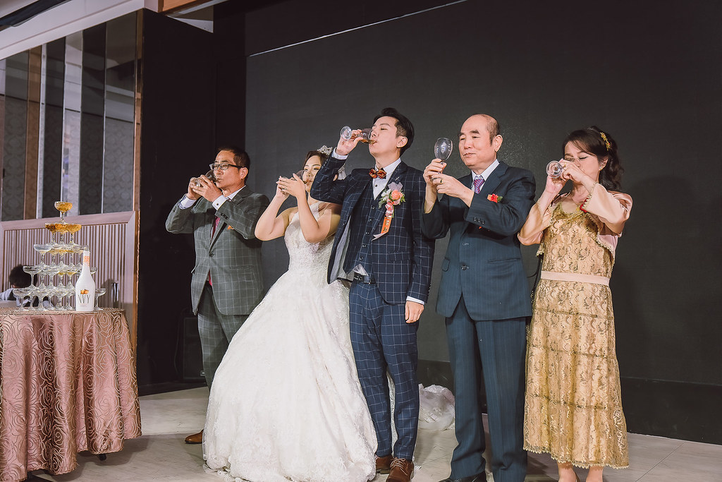 [婚禮攝影]威宇伊玲 迎娶午宴@雙岩幸福囍事會館-最專業的團隊完成每場完美婚禮紀錄，拍的不只好更要快! #即拍即印