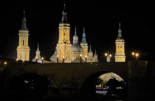 Zaragoza de noche