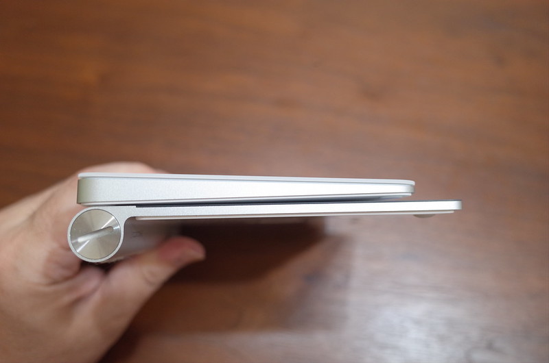 10Ricoh GRⅡ Apple Magic Trackpad初代と比較