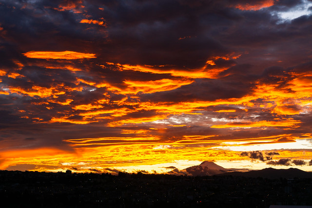 Quito: today's sunrise hoy al amanecer