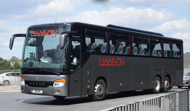 Y8HCW   (BF61HCV)   Hanson Coaches, Warwick