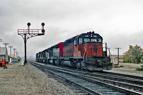 Sd40 Rear Southern Pacific | An ex-MILW SD40-2 #148 is rear unit on SP… | Flickr