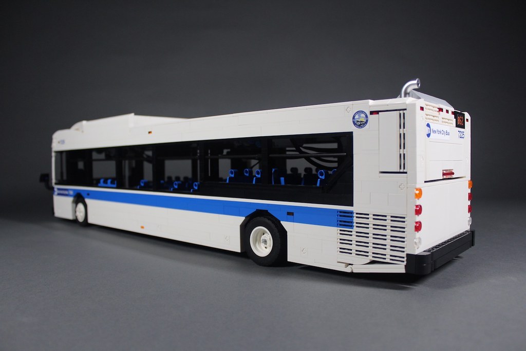 LEGO Motorized 2015 New Flyer XD40 MTA Bus - 6