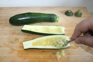 05 - Decore zucchini / Zucchini entkernen
