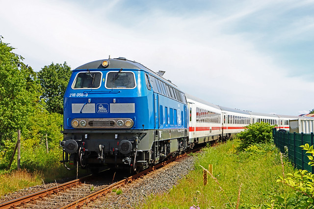 One of my last shots in Fehmarn/Burg before closing the line, 29.06.2022. Press 218 058 (former 218 412) for Hamburg Hbf.