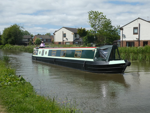 Narrowboat - Happy Days 230601 Lancaster Canal