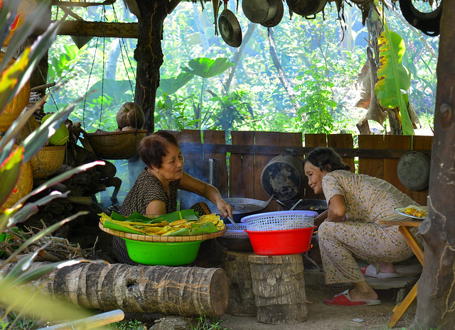Making pancakes (banh xeo) in Southern Vietnam