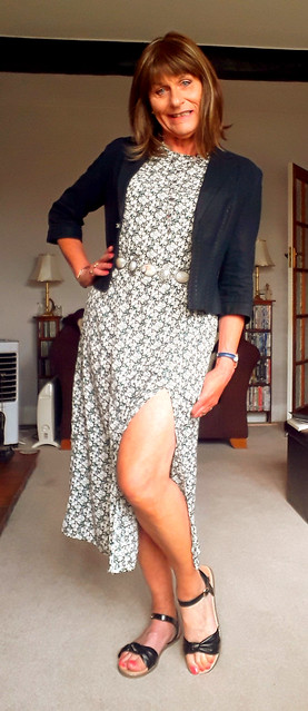 I do like this split dress..now just waiting for some sunshine!