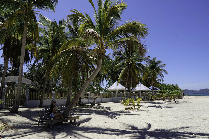maniwaya island accommodations