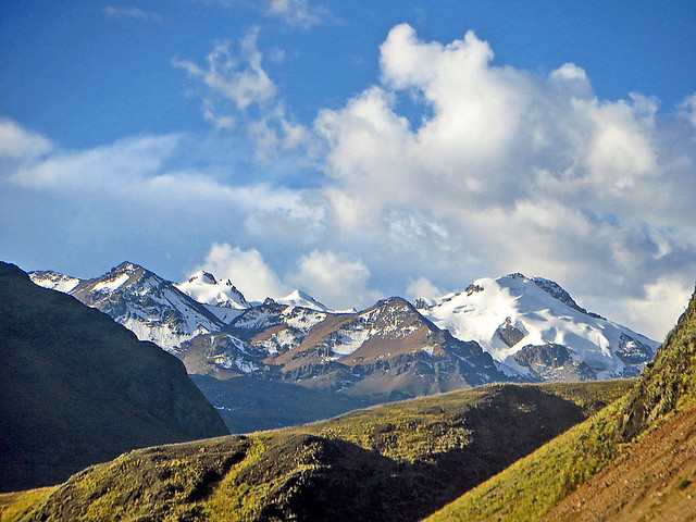 Le Pérou, sur l'Atiplano les sommets enneigé