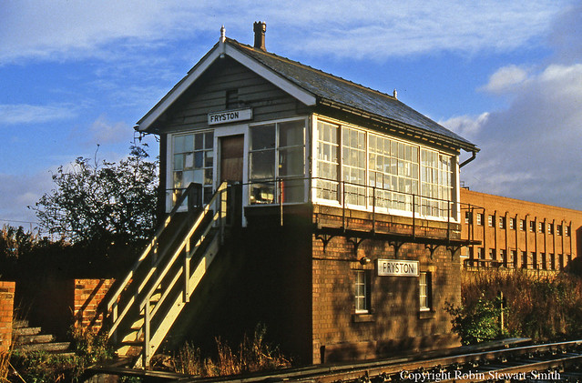 LNER Fryston Signal Box (NER 1906) - 19.x.1986