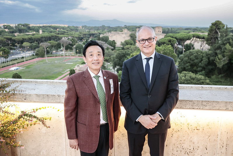 FAO Director-General QU Dongyu, Mayor of Rome Roberto Gualtieri. Launch of FAO Park ‘Global library of Trees and Flowers’. FAO Conference, 43rd Session, FAO headquarters