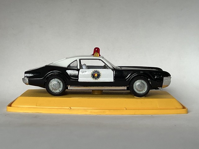 Pilen Spain - Oldsmobile Toronado - Policia / Police Car - Miniature Die Cast Metal Scale Model Emergency Services Vehicle