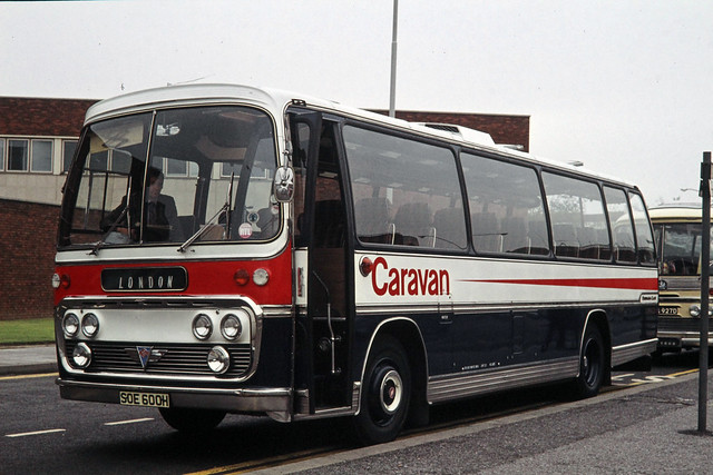 Capital Coaches . Hounslow , West London . SOE600H . Heathrow Airport , London . May-1972.
