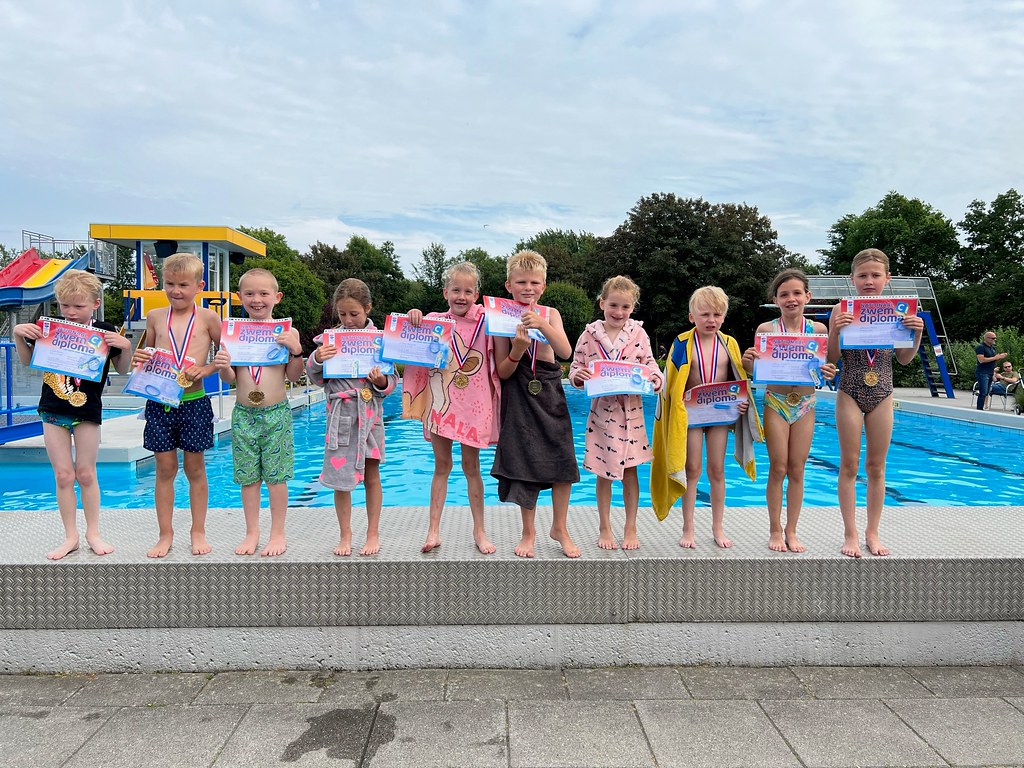 38 zwemmertjes zwemschool van Hurck geslaagd!