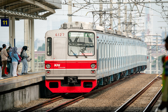 Tokyo metro 6127 on a Bogor Line Service; Manggarai (02/07/2023)