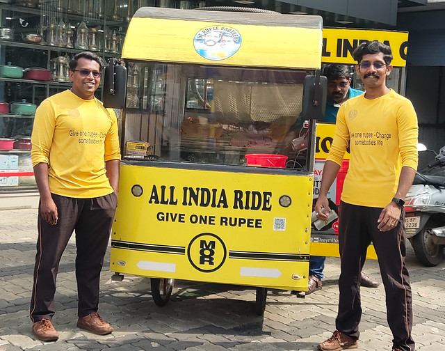 IndiaTimes: "миссия - 1 рупия" как простые учитель и автомеханик строят дома для бездомных в Индии уже 2 года