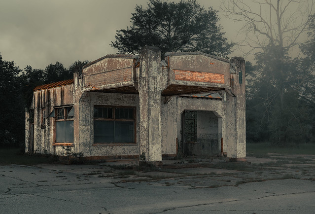 abandoned gas station revisit