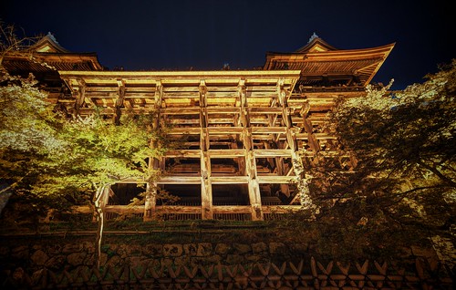 kiyomizudera 清水寺 kyoto japan mountotowa temple buddhisttemple architecture building structure wood woodstructure veranda outdoor sony sonya6000 a6000 selp1650 3xp raw photomatix hdr qualityhdr qualityhdrphotography fav50