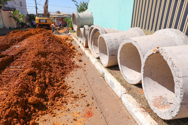 Condomínios de Vicente Pires recebem obras de drenagem e pavimentação