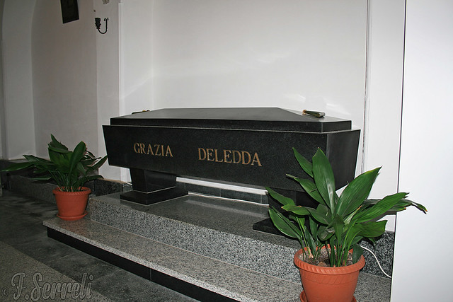 Tomba di Grazia Deledda - Chiesa della Solitudine (Nuoro)