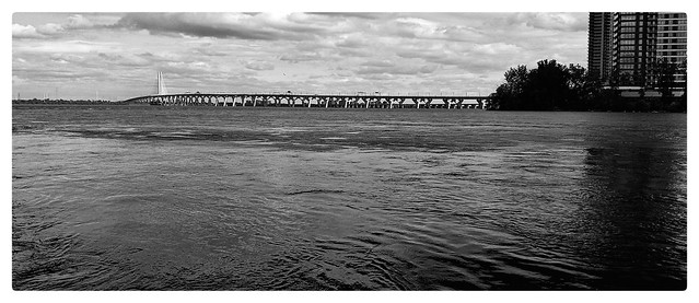 Pont Samuel-de-Champlain Bridge