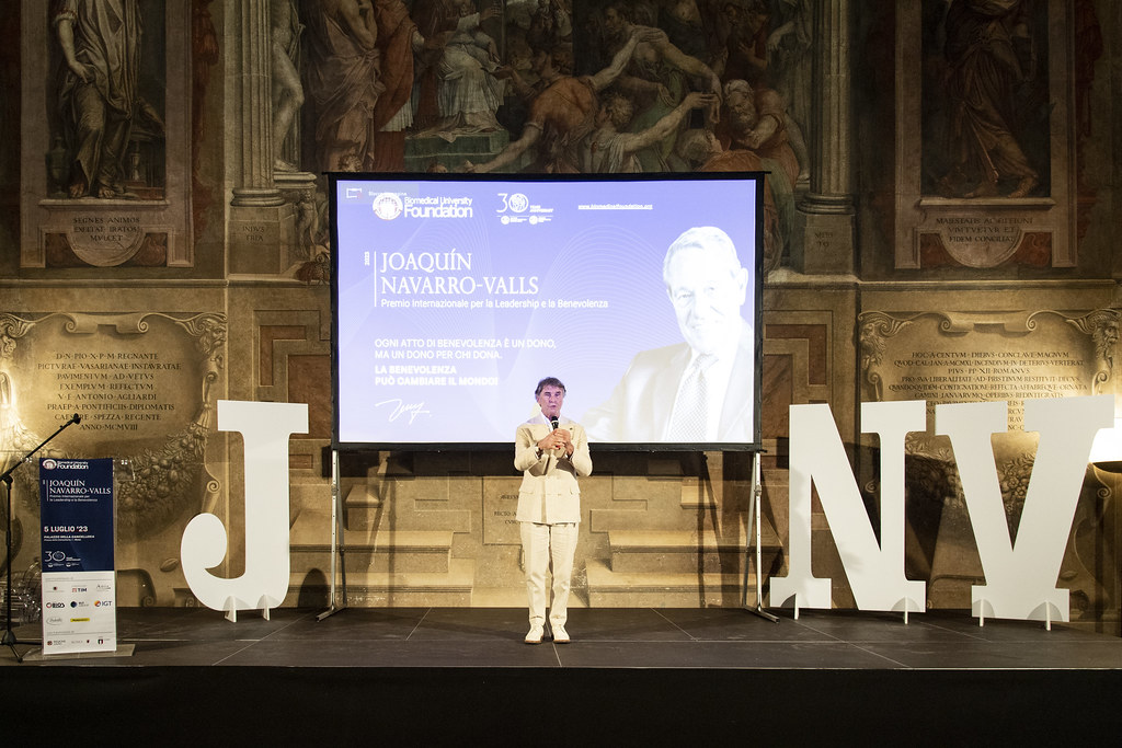 Premio Joaquín Navarro-Valls per la Leadership e la Benevolenza - Biomedical University Foundation 