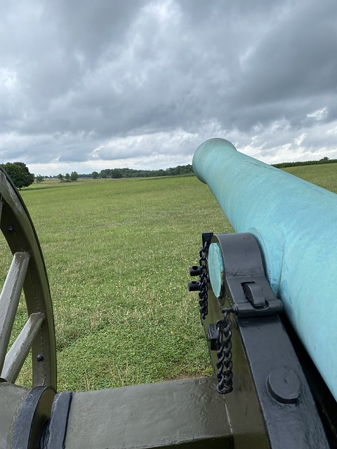 Overlooking battlefield