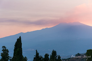 Coucher de soleil sur l'Etna. / Sunset over Etna.