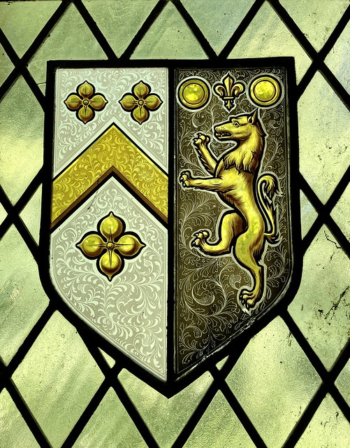 Arfbais mewn gwydr lliw/ Coat of arms in stained glass, Allexton