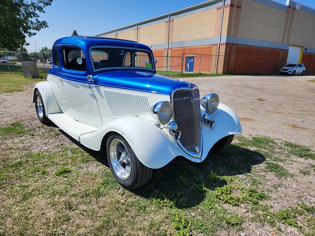 1933 Ford 5 window coupe - Hot Rod
