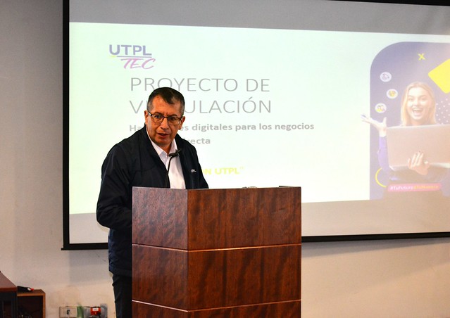 UTPL y Asociación Ecuatoriana de Venta Directa firman convenio para trabajo en cooperación y desarrollo de programa de vinculación.
