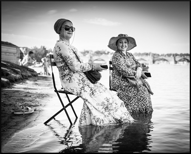 Damenkränzchen auf der Prager Schützeninsel - Ladies chat at Prague's Střelecký ostrov