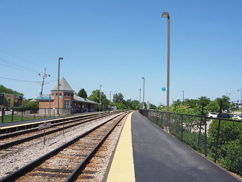 Outbound platform at Hanover Park, looking west