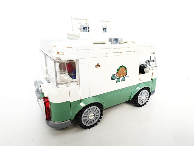 LEGO DREAMZzz Mrs. Castillo's Turtle Van (71456)