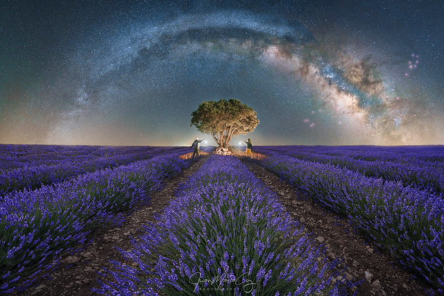 A perfect night as a couple under the stars of the Milky Way - Brihuega (Guadalajara, Spain)