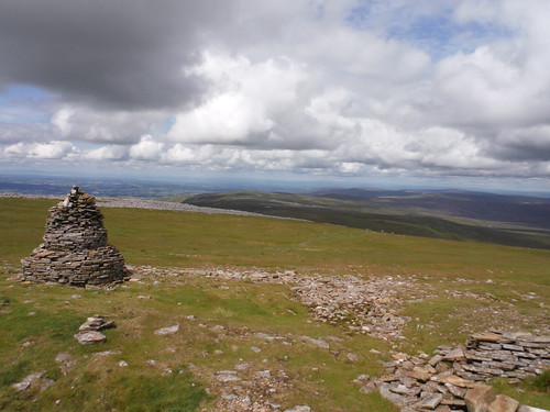 Cairn on fringe of plateau with northerly views (Cross Fell) SWC Walk 414 - Cross Fell and Great Dun Fell (Langwathby to Appleby)