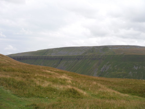 High Cup Scar and Middle Tongue SWC Walk 415 - High Cup Nick (Appleby-in-Westmoreland Circular)