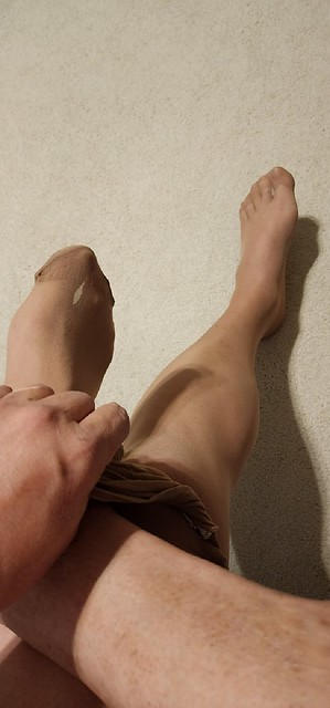 I thought I would show the process of putting onnmy pantyhose this morning.