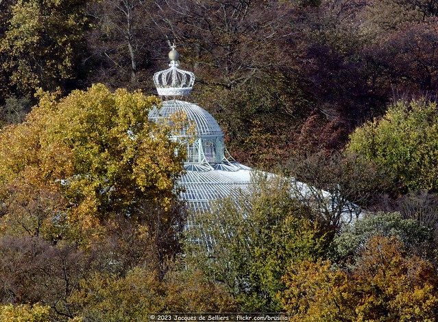 332.3° (2.96 km away): The Royal Greenhouse ''Winter Garden'' (Explored)