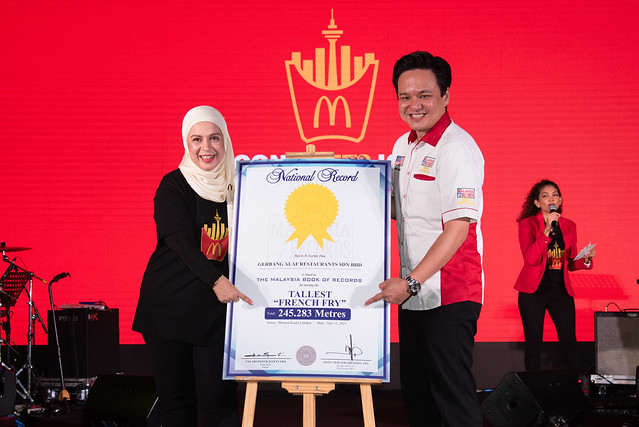 McDonald’s Malaysia dan Menara KL Meraikan International French Fry Day Dengan Sambutan Ikonik